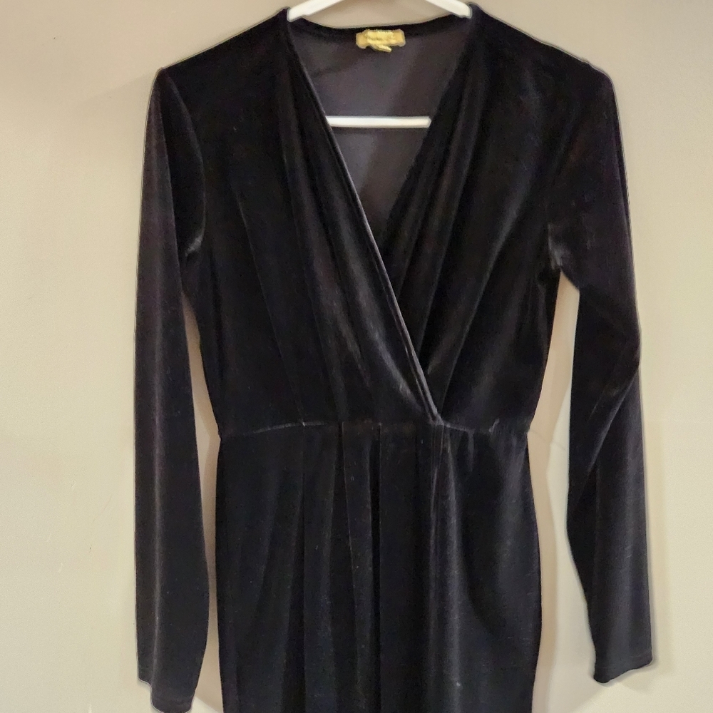 Goth Black Velvet Dress V Line Size M Mini - Picture 2 of 4